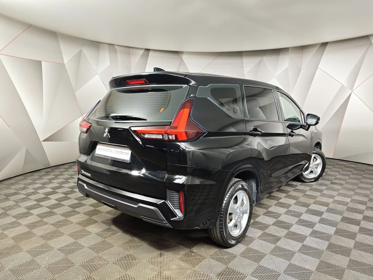 Mitsubishi Xpander 1.5 AT 2WD 7-Seat (105 л.с.) Medium Line Черный в АВИЛОН. Слайд №2
