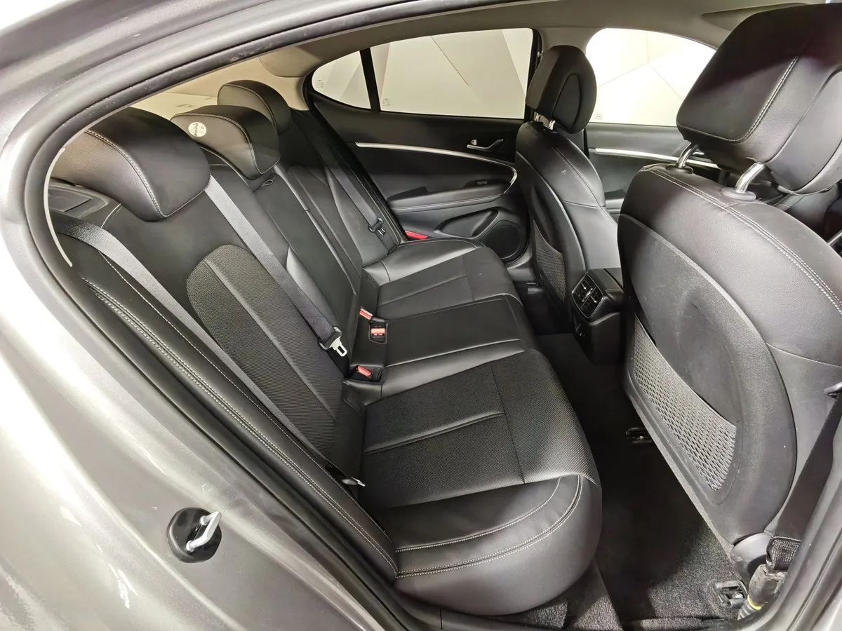 Genesis G70 2.0 T AT AWD (197 л.с.) Business Серебристый в АВИЛОН. Слайд №16