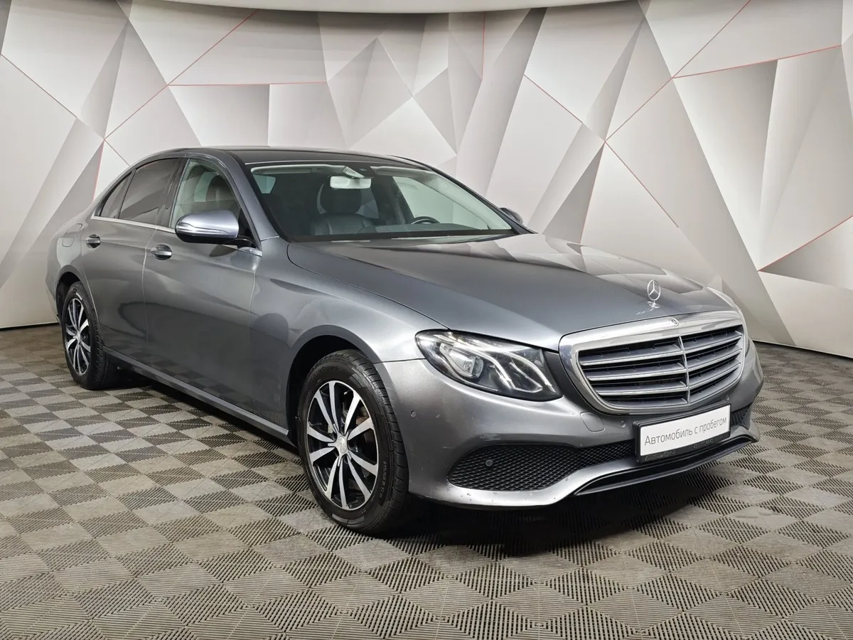 Mercedes-Benz E-Класс E 200 4MATIC 9G-TRONIC (184 л.с.) Premium Серый в АВИЛОН. Слайд №3