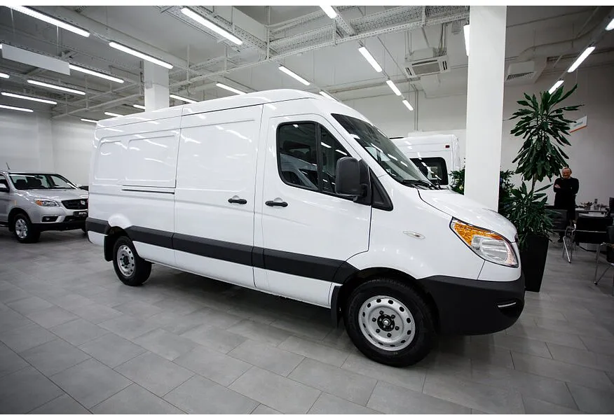 Sollers Atlant VAN 2.7D MT RWD SRW (150 л.с.) L2H1 3.5T Серебристый в АВИЛОН. Слайд №2