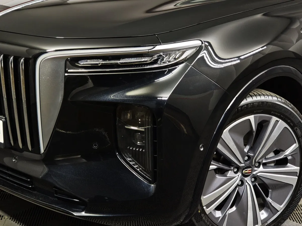 Hongqi E-HS9 AT 4WD (551 л.с.) 6 мест Делюкс Черный в АВИЛОН. Слайд №10