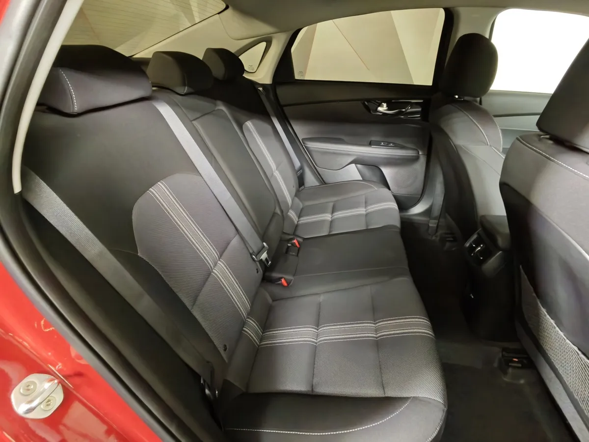 Kia Cerato 1.6 AT (122 л.с.) Красный в АВИЛОН. Слайд №16