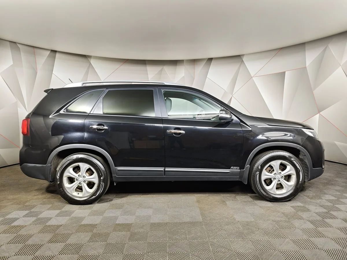 Kia Sorento 2.4 AT 4WD (175 л.с.) Черный в АВИЛОН. Слайд №6