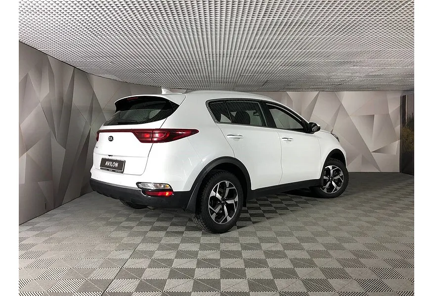 Kia Sportage 2.0 AT 2WD (150 л.с.) Luxe Plus Белый в АВИЛОН. Слайд №3