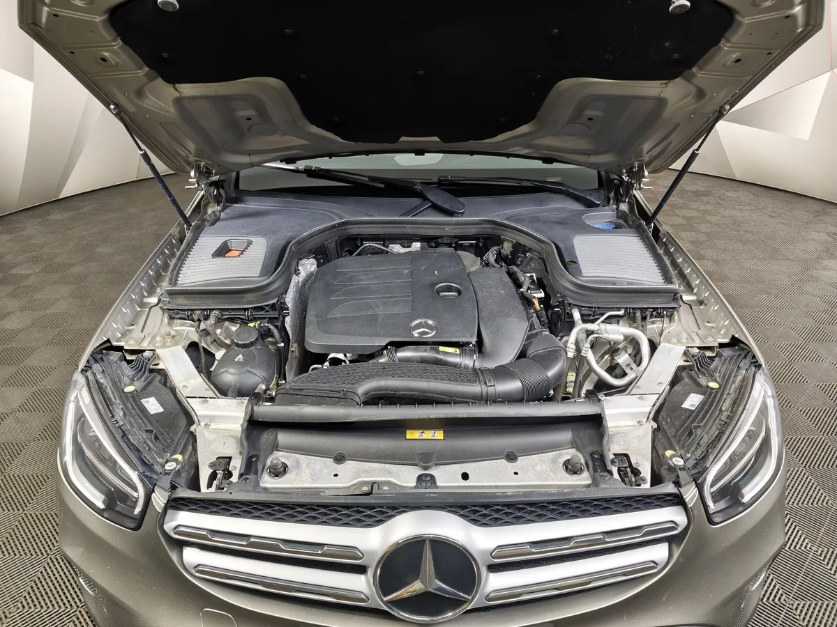 Mercedes-Benz GLC 200 9G-TRONIC 4MATIC (197 л.с.) Premium Серый в АВИЛОН. Слайд №11