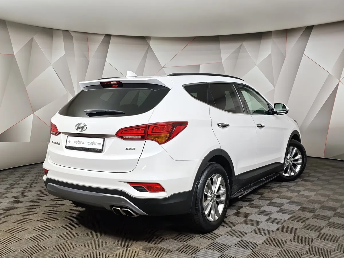 Hyundai Santa Fe 2.4 AT AWD (171 л.с.) Comfort Белый в АВИЛОН. Слайд №2