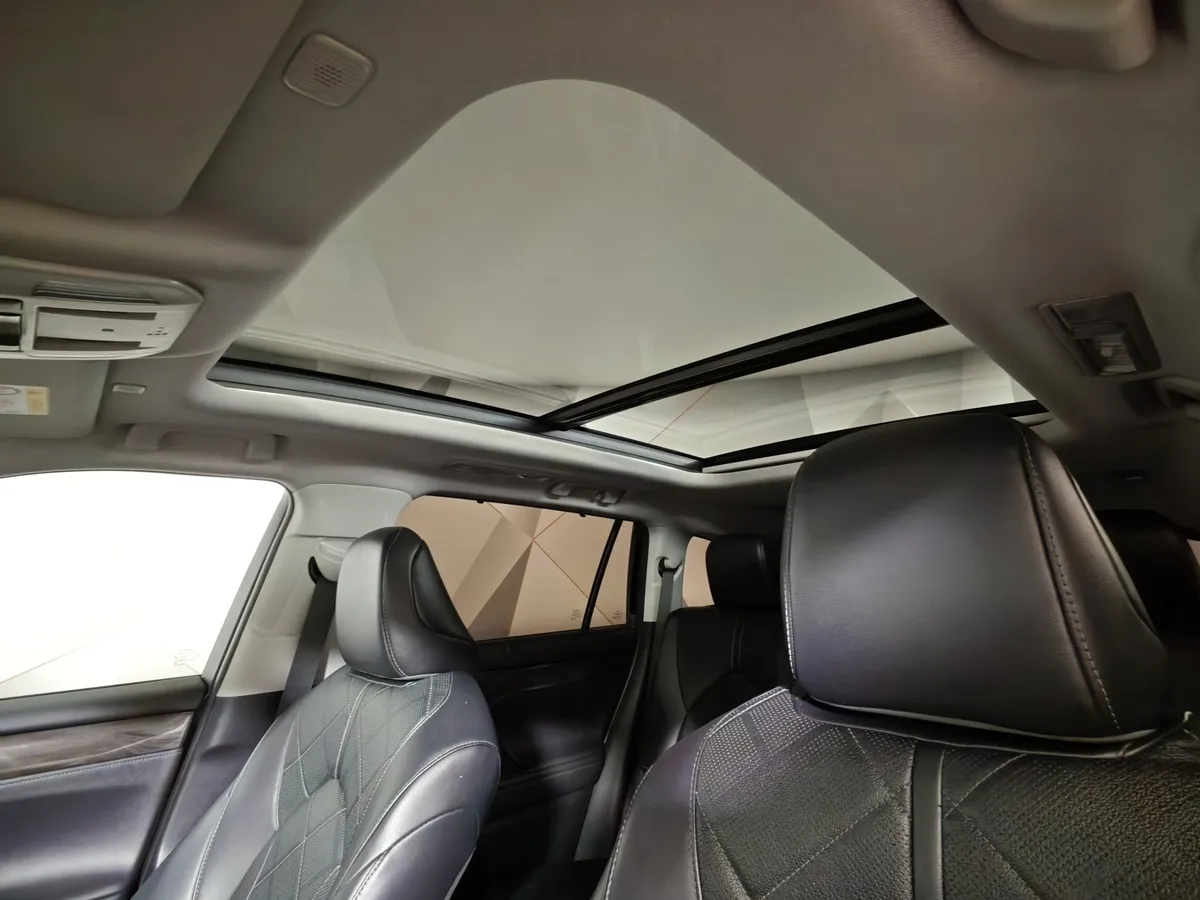 Toyota Highlander 2.4T AT 4WD (269 л.с.) Черный в АВИЛОН. Слайд №23