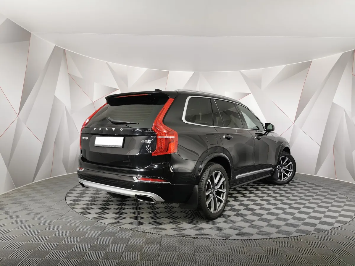 Volvo XC90 2.0 D5 Drive-E AT AWD (235 л.с.) Inscription Черный в АВИЛОН. Слайд №2