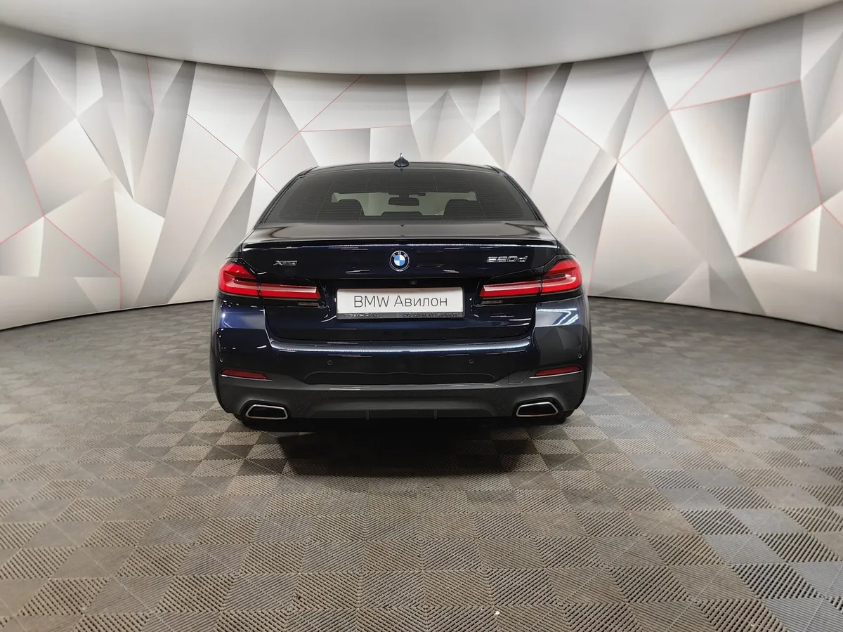 BMW 5 серия 520d xDrive Steptronic (190 л.с.) M Sport Черный в АВИЛОН. Слайд №4