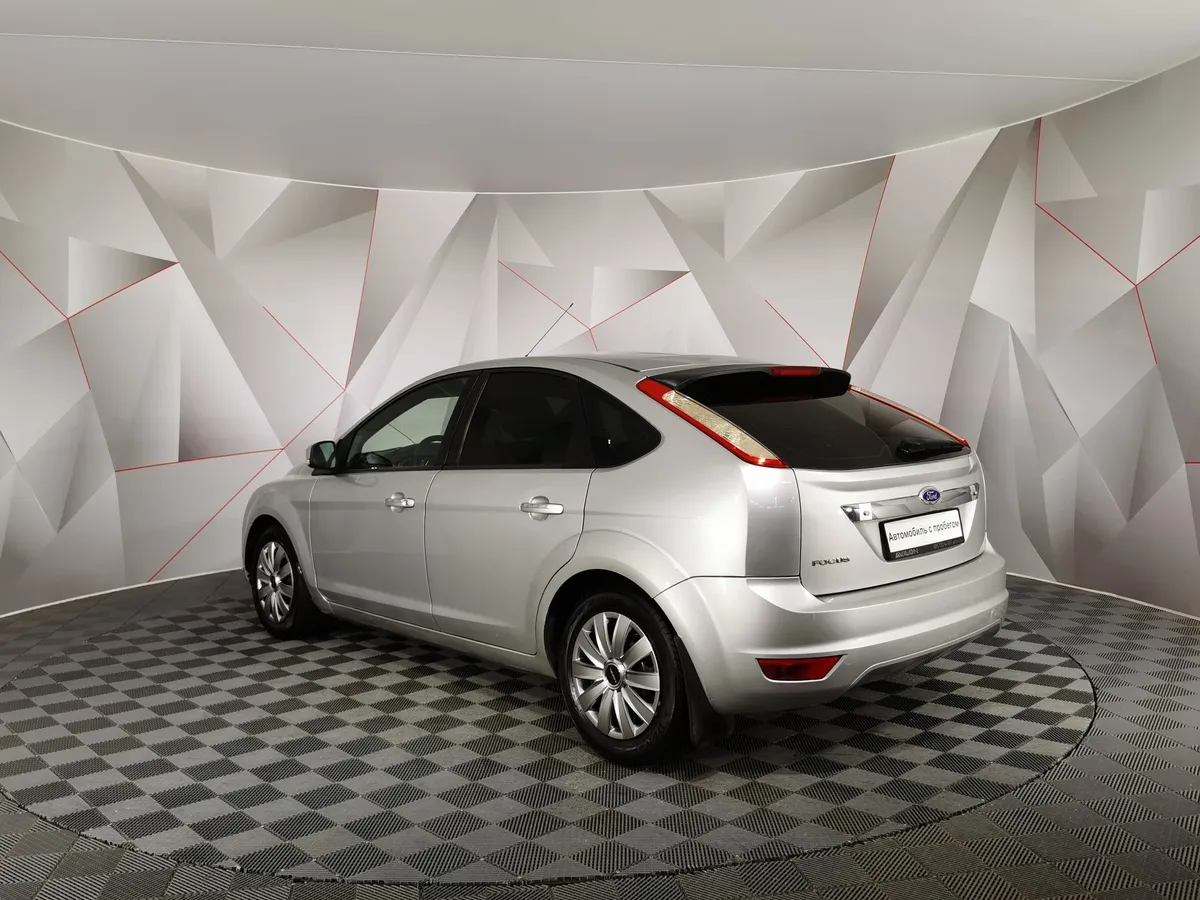 Ford Focus 1.6 MT (101 л.с.) Серебристый в АВИЛОН. Слайд №4