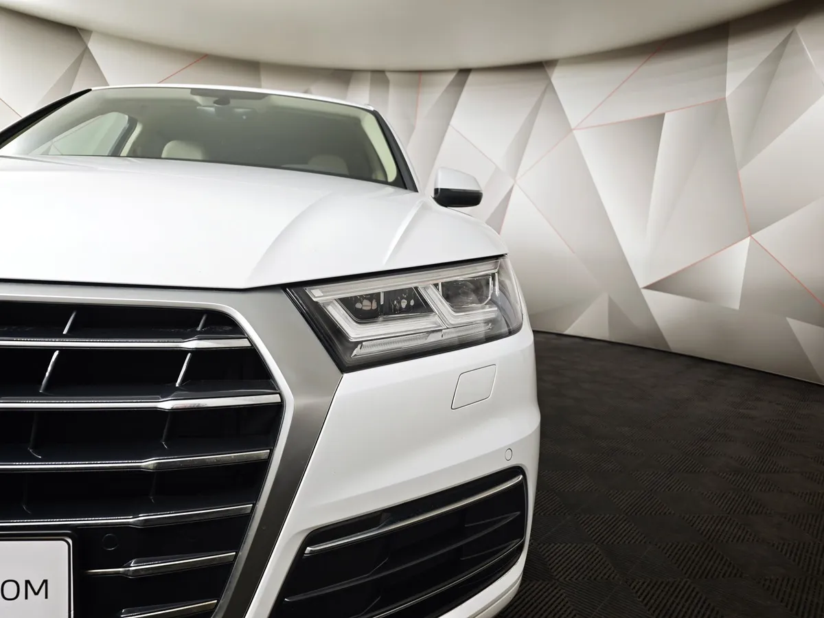 Audi Q5 2.0 TFSI S tronic quattro (249 л.с.) Design Белый в АВИЛОН. Слайд №10