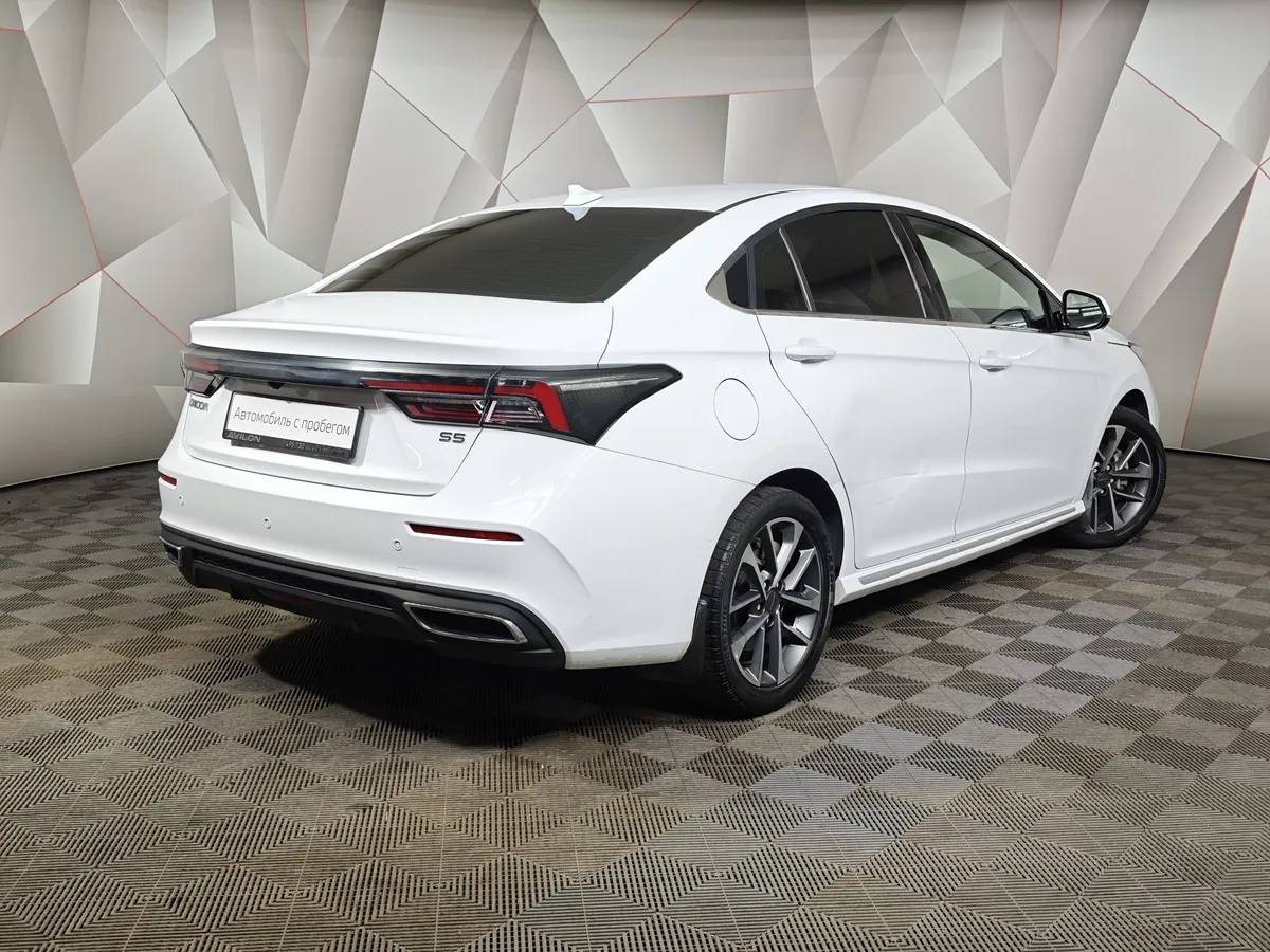 Omoda S5 1.5T CVT 2WD (147 л.с.) Ultra Белый в АВИЛОН. Слайд №2