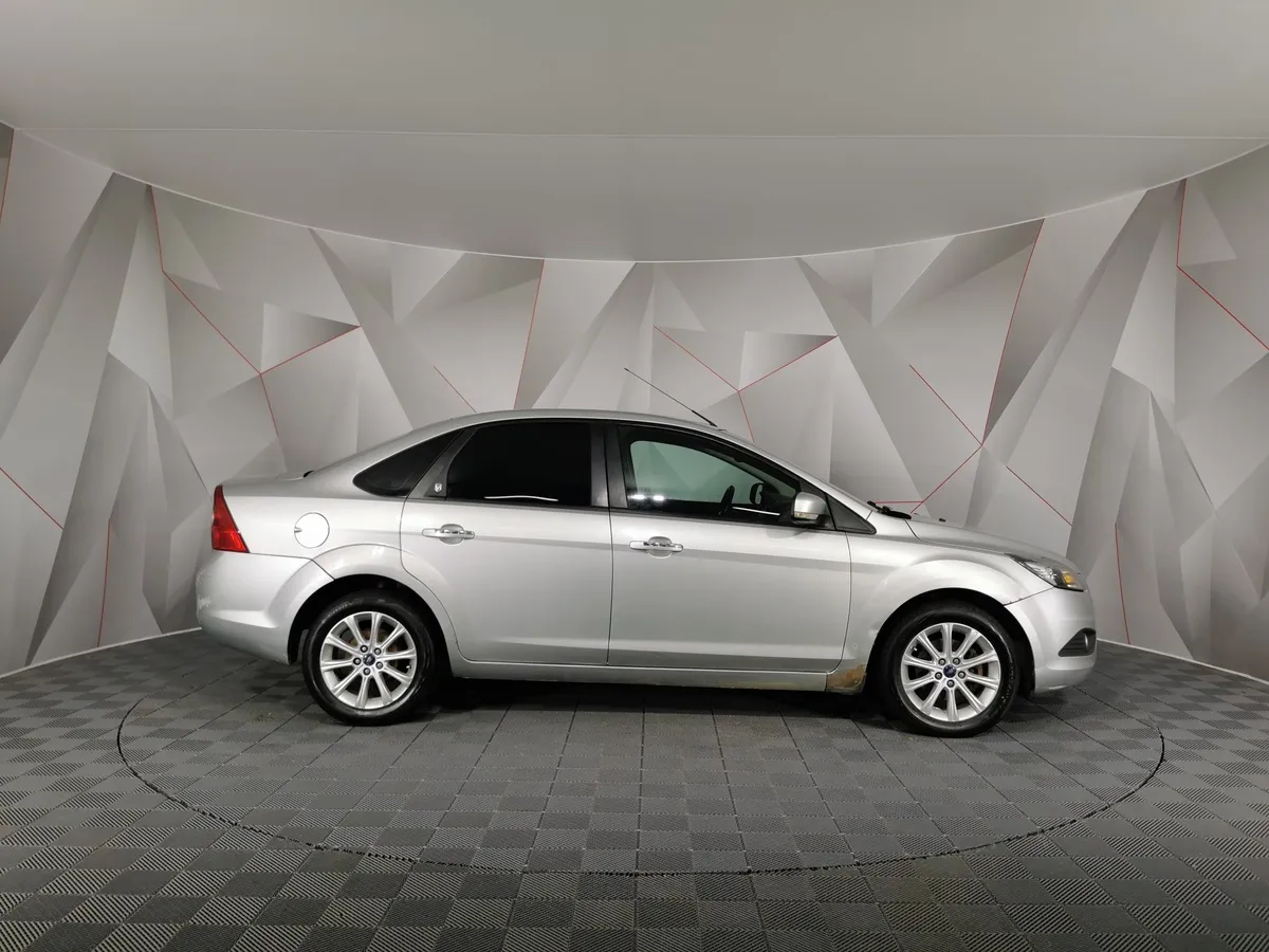 Ford Focus 1.8 MT (125 л.с.) Ghia Серебристый в АВИЛОН. Слайд №6