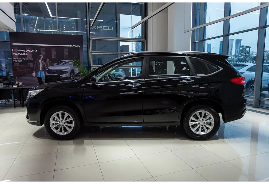 Haval M6 1.5 DCT 2WD (143 л.с.) Family Черный в АВИЛОН. Слайд №3 Haval M6 1.5 DCT 2WD (143 л.с.) Family Черный в АВИЛОН. Слайд №3