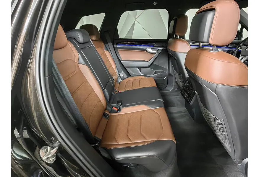 Volkswagen Touareg 2.0 TSI Tiptronic 4Motion (249 л.с.) Respect Коричневый в АВИЛОН. Слайд №14