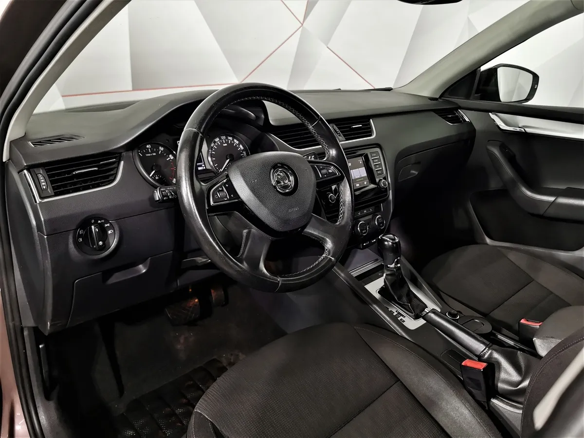 Skoda Octavia 1.6 AT (110 л.с.) Коричневый в АВИЛОН. Слайд №18