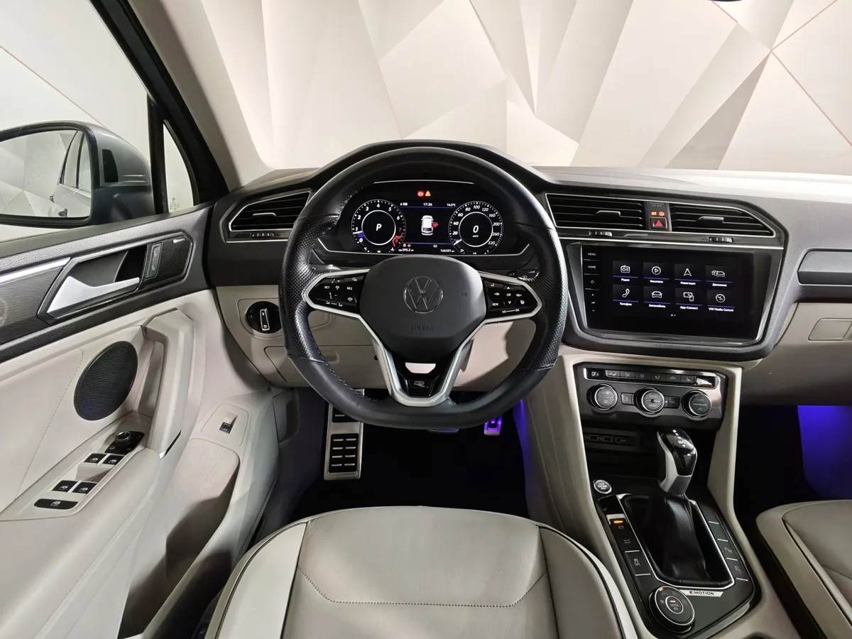 Volkswagen Tiguan 2.0 TSI 4Motion DSG (220 л.с.) Sportline Серебристый в АВИЛОН. Слайд №20