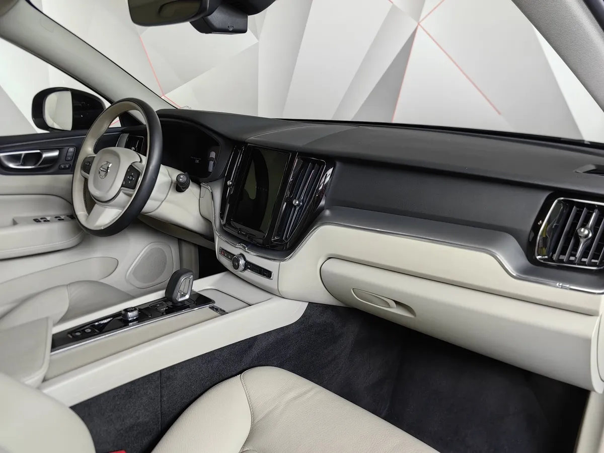 Volvo XC60 2.0 T5 AT AWD (249 л.с.) Inscription Черный в АВИЛОН. Слайд №13
