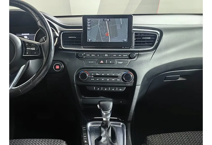 Kia Ceed 1.4 T-GDI AMT (140 л.с.) Prestige Белый в АВИЛОН. Слайд №15