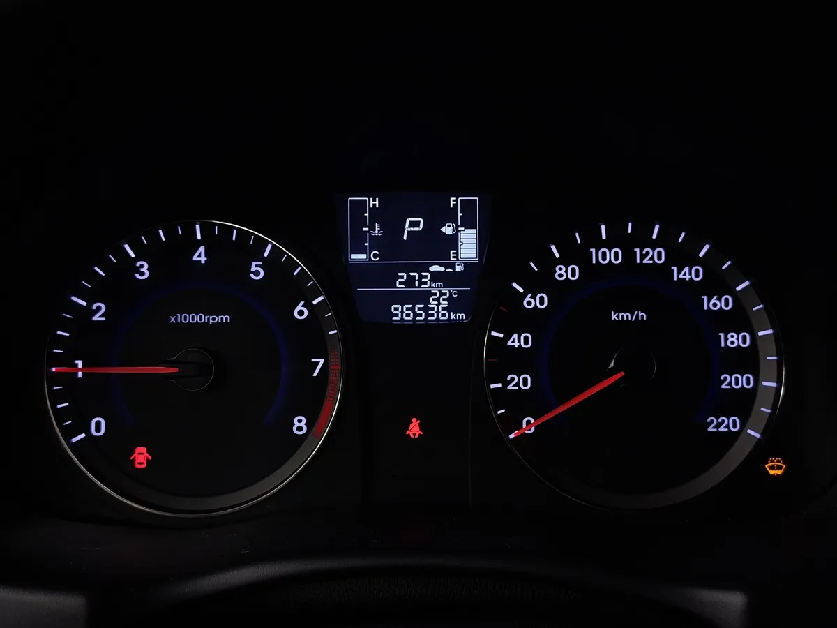 Hyundai Solaris 1.6 AT (123 л.с.) Comfort Красный в АВИЛОН. Слайд №17