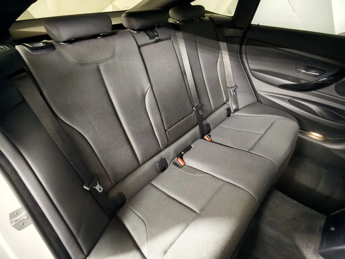 BMW 3 серия 320i xDrive AT (184 л.с.) Белый в АВИЛОН. Слайд №14