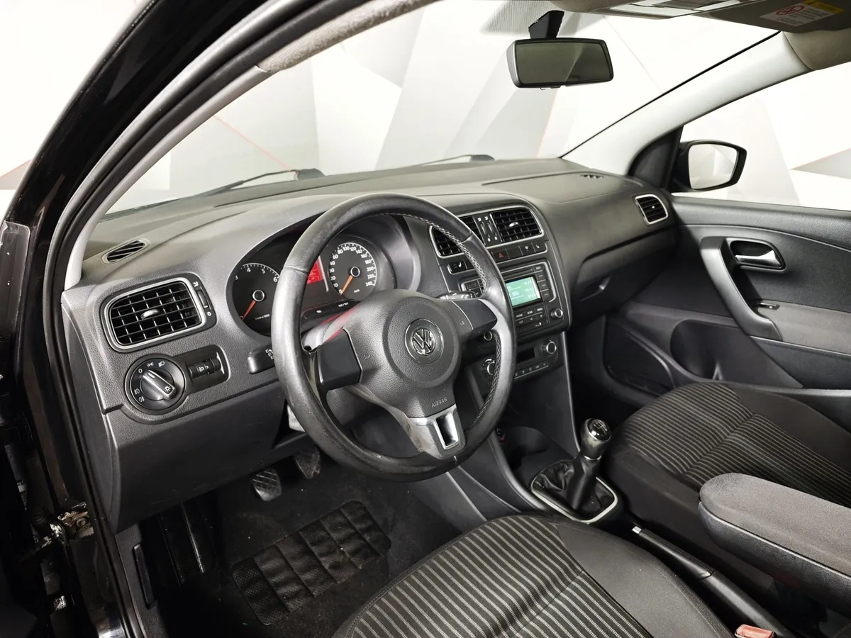 Volkswagen Polo 1.6 Tiptronic (105 л.с.) Comfortline Черный в АВИЛОН. Слайд №18