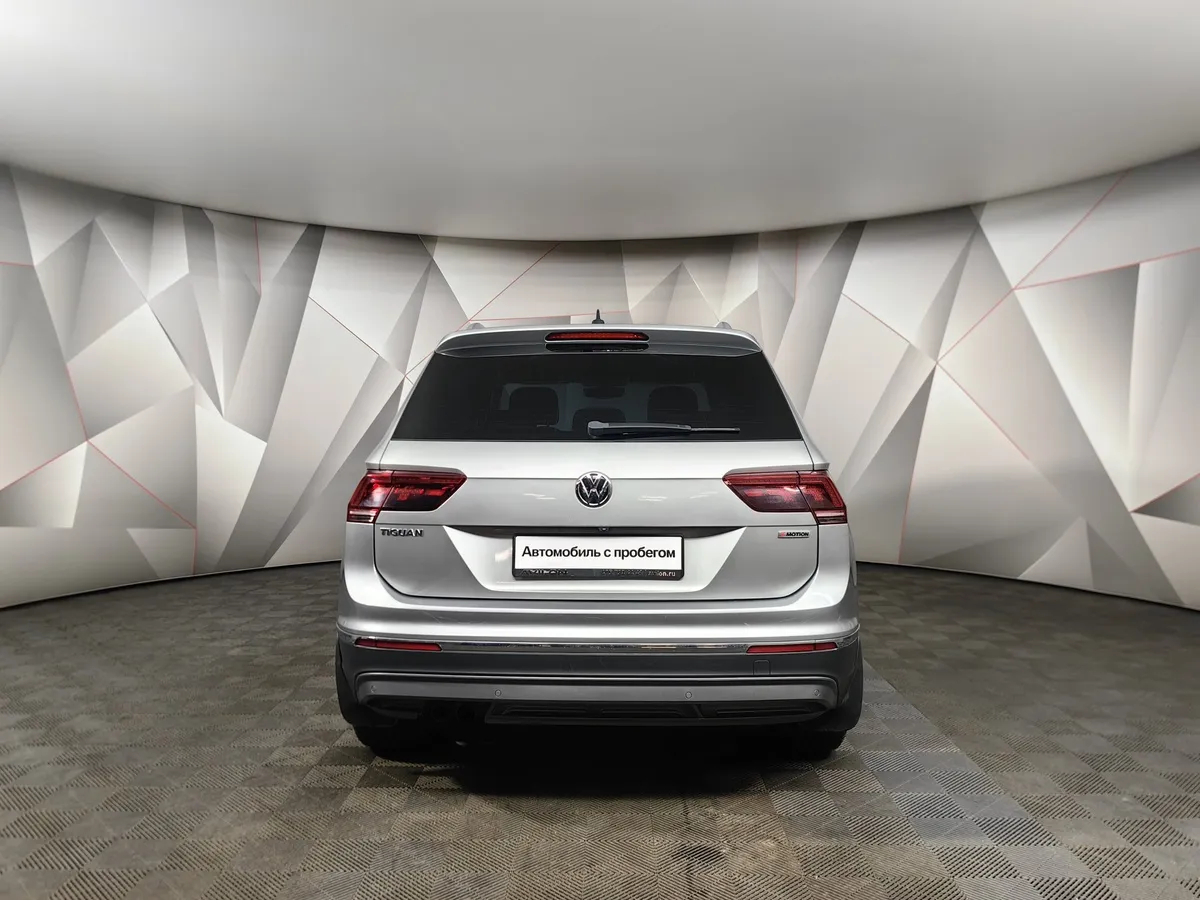Volkswagen Tiguan 2.0 TDI 4Motion AT (140 л.с.) Track & Field Серебристый в АВИЛОН. Слайд №8