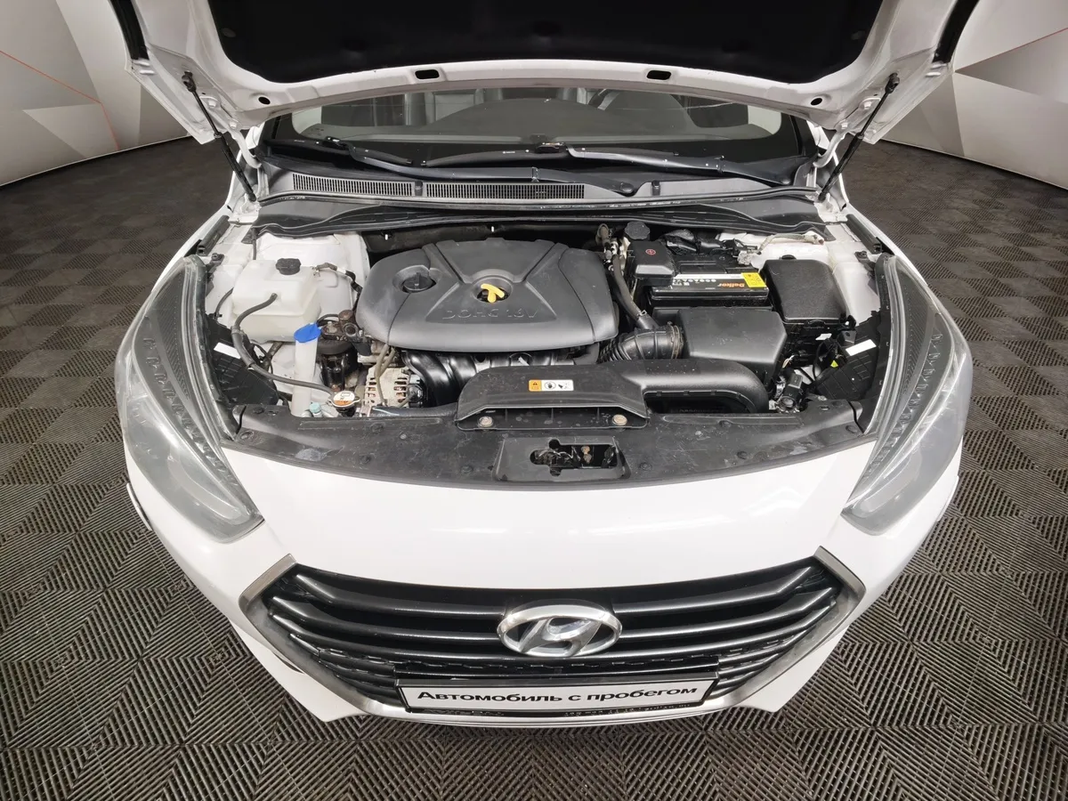 Hyundai i40 2.0 AT (150 л.с.) Premium Белый в АВИЛОН. Слайд №10