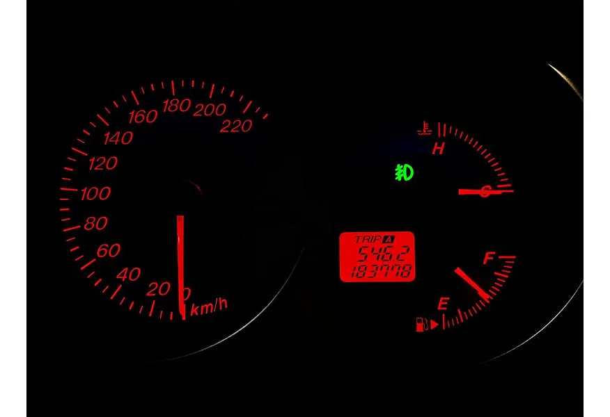 Mazda 3 1.6 MT (105 л.с.) Красный в АВИЛОН. Слайд №18 Mazda 3 1.6 MT (105 л.с.) Красный в АВИЛОН. Слайд №18