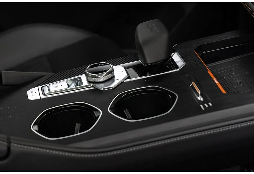 Changan UNI-K 2.0 AT 4WD (226 л.с.) Tech Черный в АВИЛОН. Слайд №17