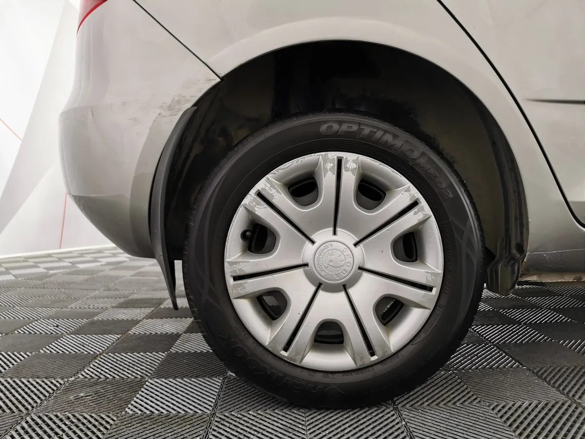 Skoda Fabia 1.2 MT (70 л.с.) Серый в АВИЛОН. Слайд №9