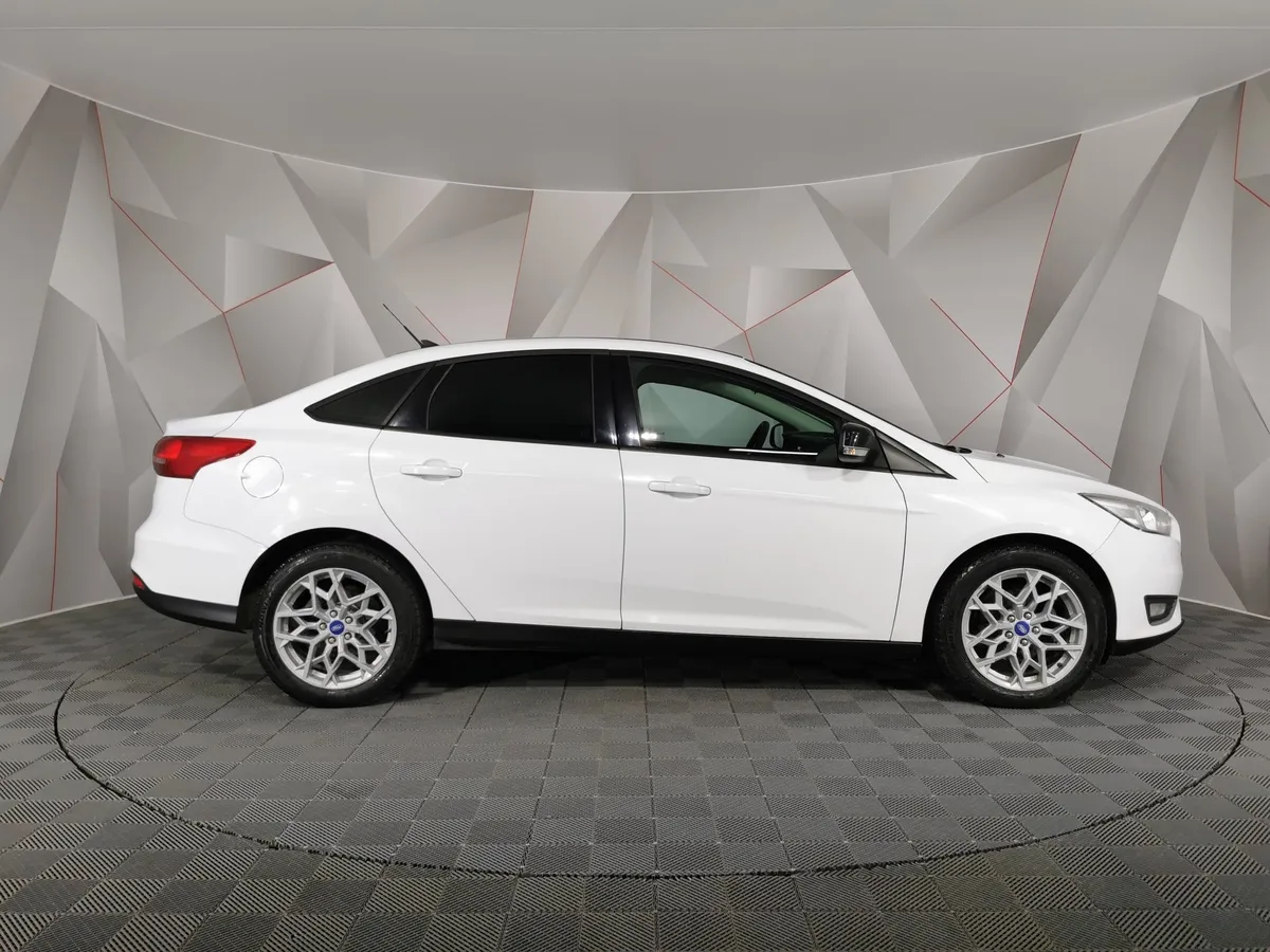 Ford Focus 1.6 Ti-VCT PowerShift (105 л.с.) SYNC Edition Белый в АВИЛОН. Слайд №6