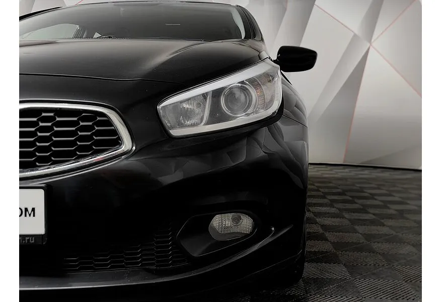 Kia Ceed 1.6 MT (130 л.с.) Comfort Черный в АВИЛОН. Слайд №10