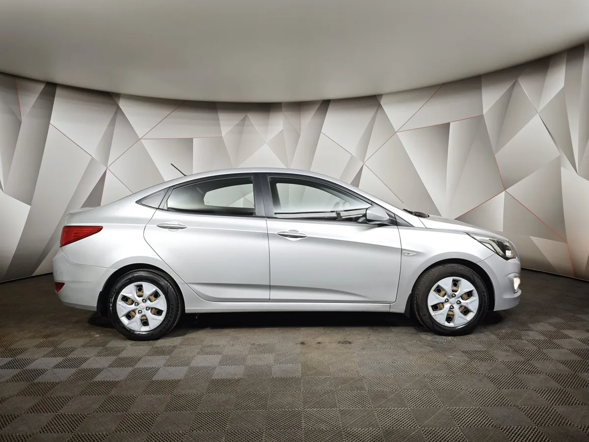 Hyundai Solaris 1.4 MT (100 л.с.) Comfort Серебристый в АВИЛОН. Слайд №6