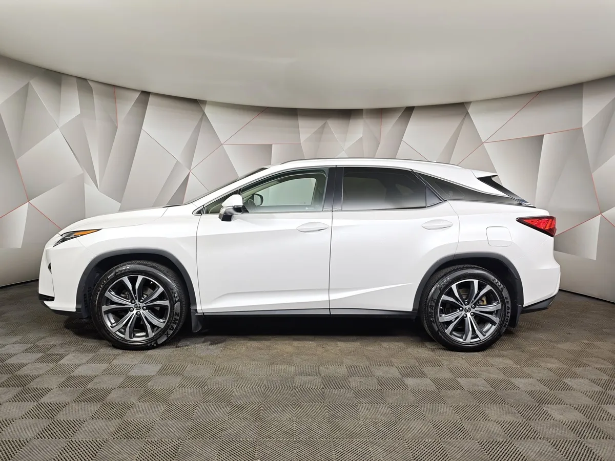 Lexus RX 2.0 AT AWD (238 л.с.) Executive Белый в АВИЛОН. Слайд №5