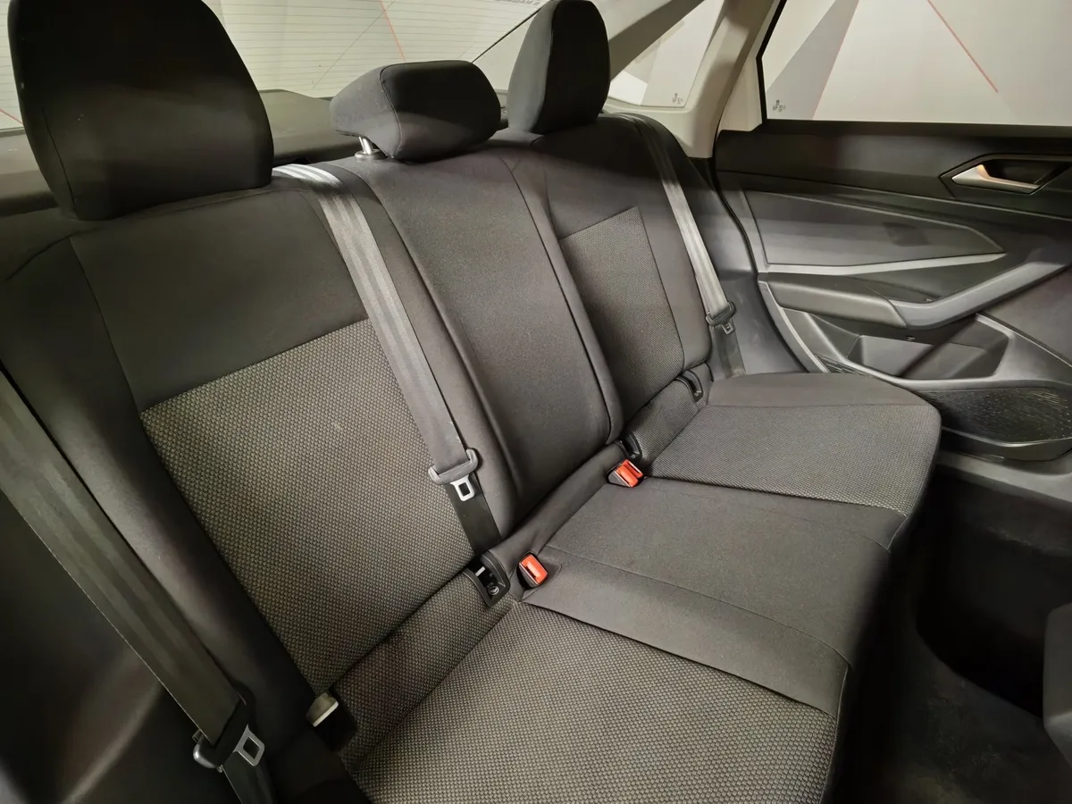 Volkswagen Jetta 1.6 MPI AT (110 л.с.) Respect Белый в АВИЛОН. Слайд №16