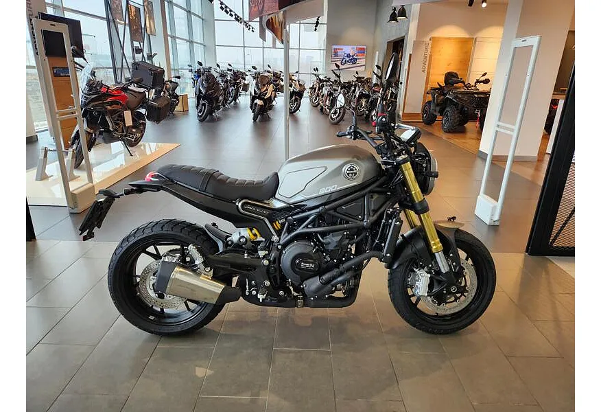 LIVE. Слайд №4