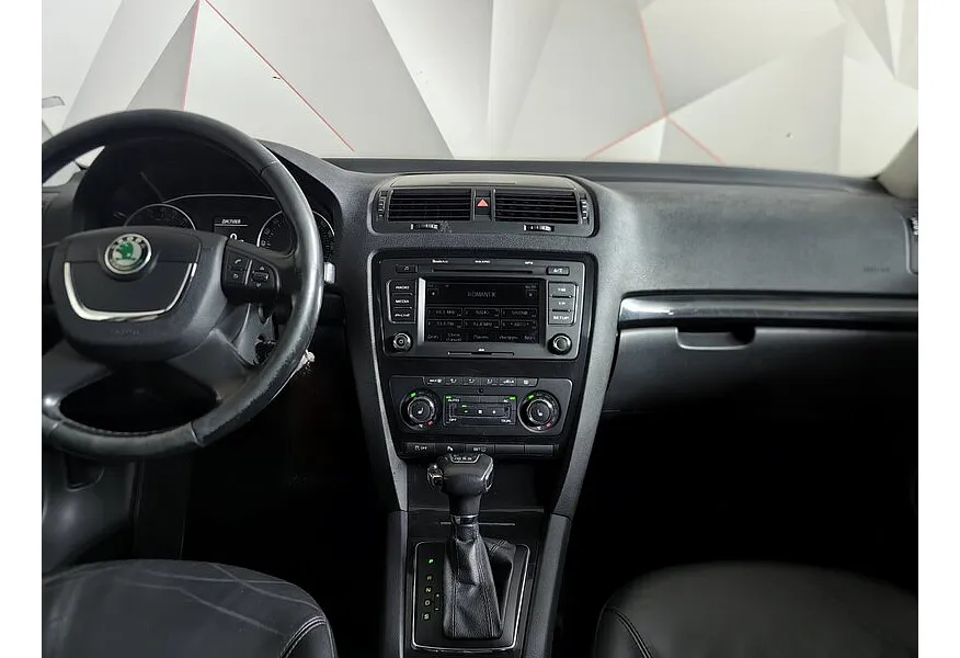 Skoda Octavia 2.0 TDI DSG (140 л.с.) Серый в АВИЛОН. Слайд №12