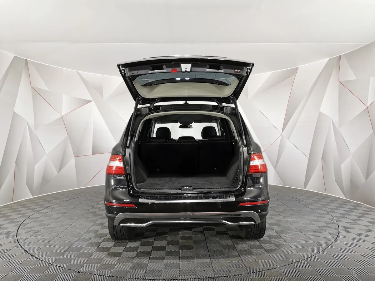 Mercedes-Benz M-Класс ML 350 BlueEfficiency 7G-Tronic Plus 4Matic (306 л.с.) Черный в АВИЛОН. Слайд №11