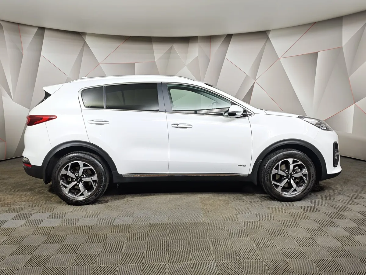 Kia Sportage 2.4 AT 4WD (184 л.с.) Luxe UEFA Белый в АВИЛОН. Слайд №6