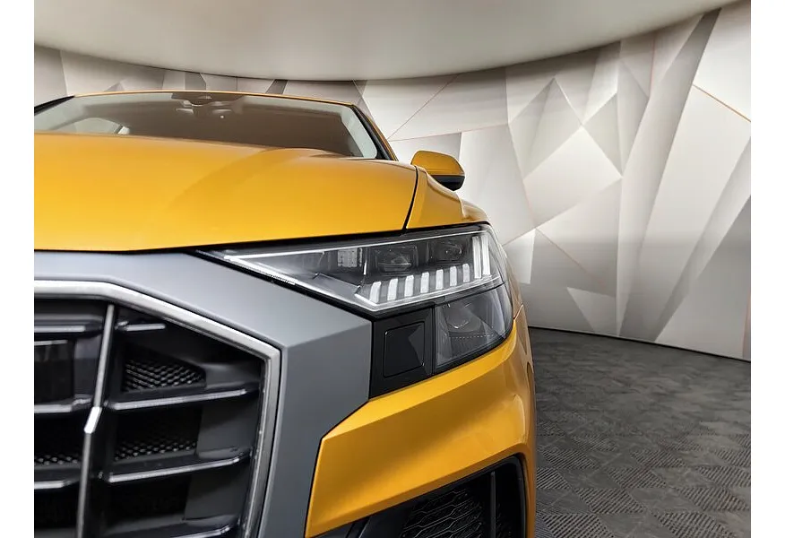 Audi Q8 55 TFSI Tiptronic quattro (340 л.с.) Оранжевый в АВИЛОН. Слайд №10