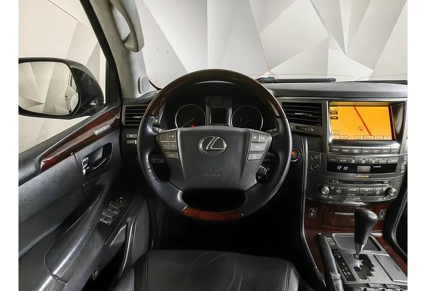 Lexus LX 570 AT (367 л.с.) Черный в АВИЛОН. Слайд №18