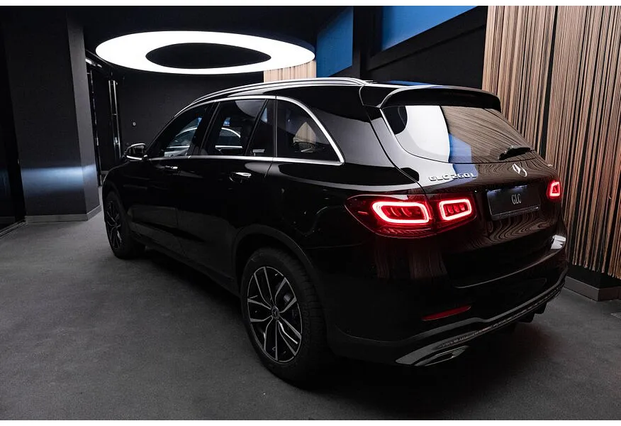 Mercedes-Benz GLC 260 L 9G-TRONIC 4MATIC (197 л.с.) Черный в АВИЛОН. Слайд №5