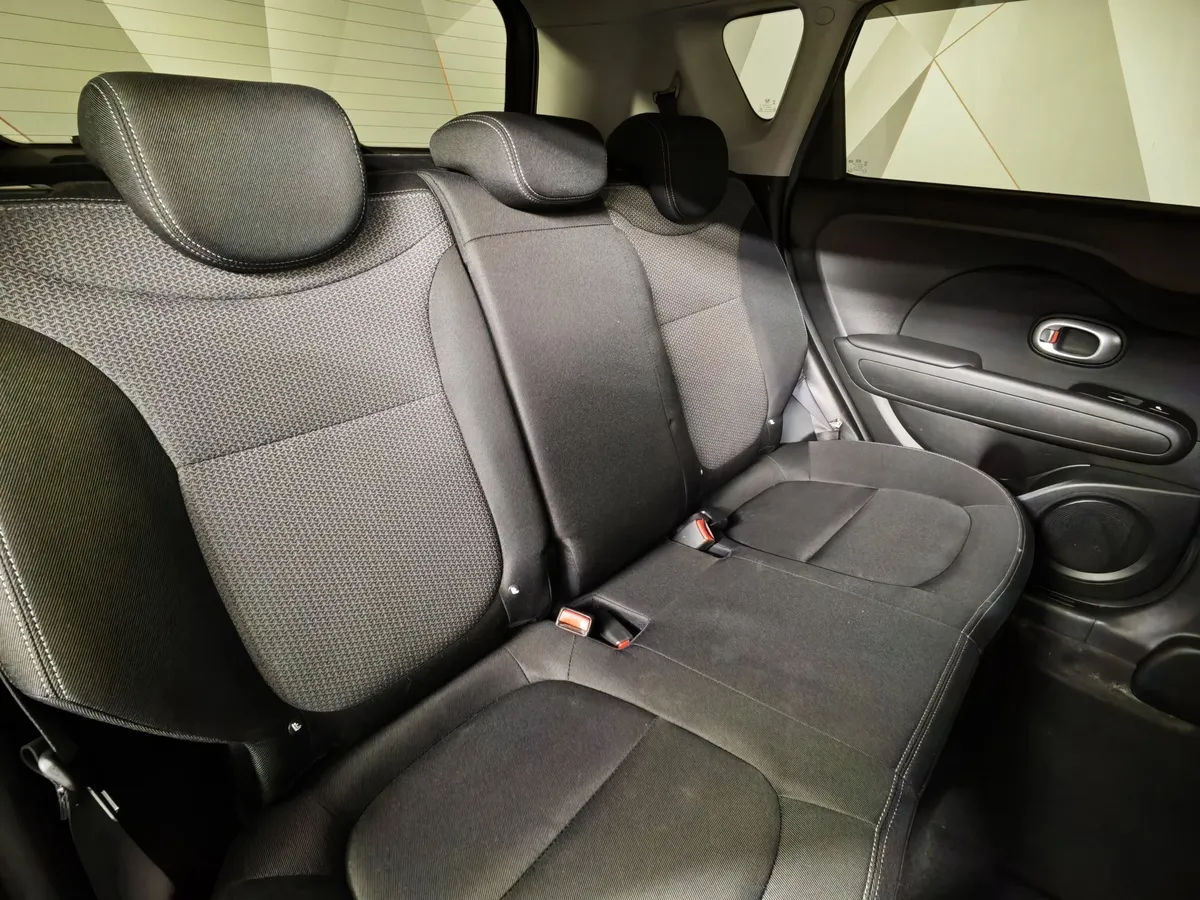 Kia Soul 1.6 CRDi AT (128 л.с.) Черный в АВИЛОН. Слайд №17