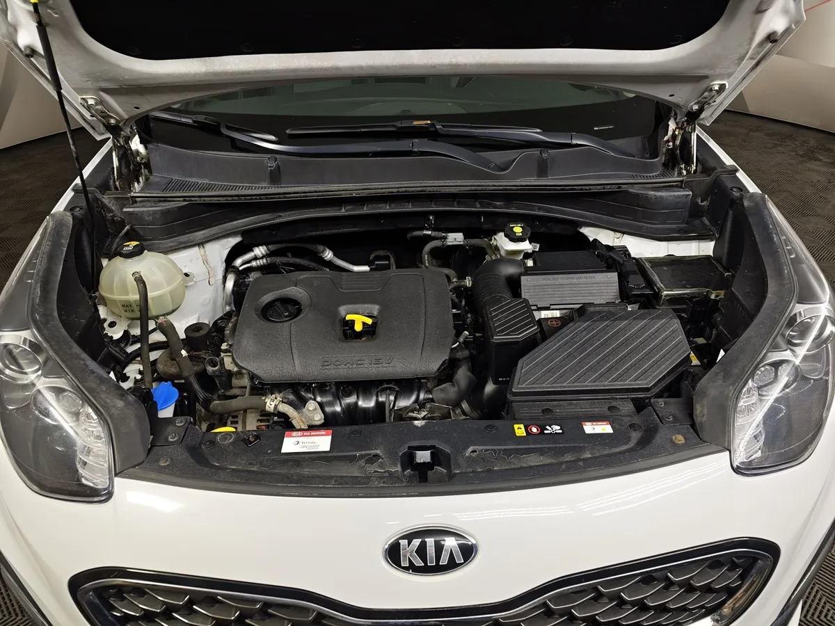Kia Sportage 2.0 MPI AT 4WD (150 л.с.) Luxe Белый в АВИЛОН. Слайд №11