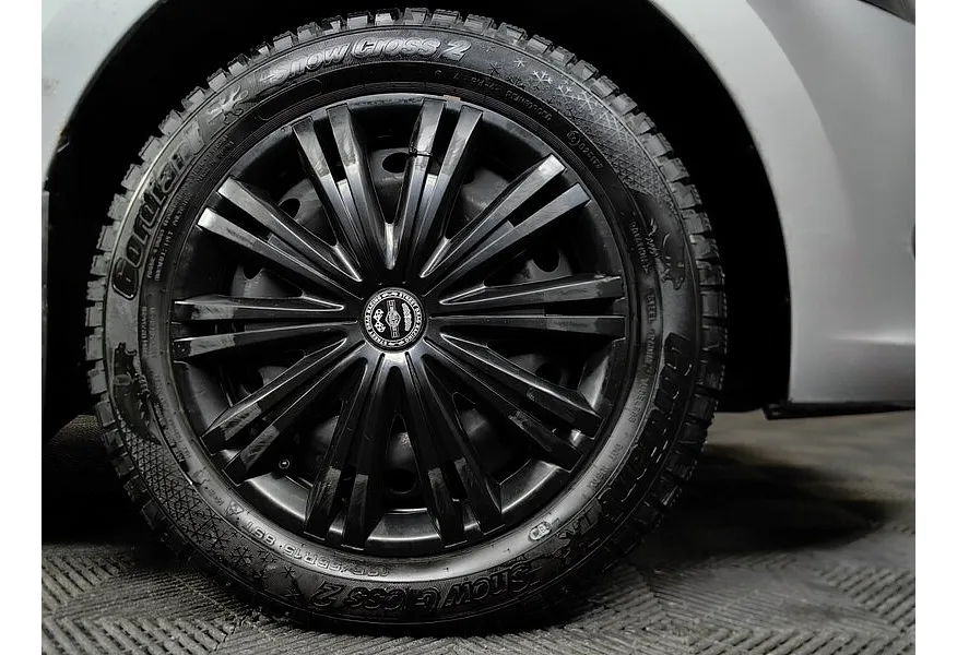 Volkswagen Polo 1.6 Tiptronic (105 л.с.) Comfortline Серебристый в АВИЛОН. Слайд №9