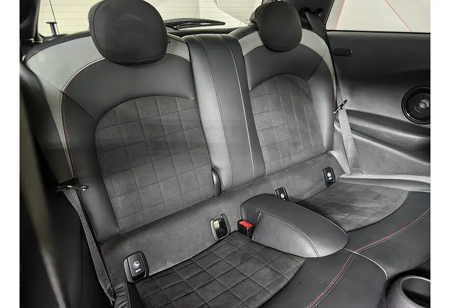 MINI 3 двери JCW 2.0 AT (231 л.с.) Белый в АВИЛОН. Слайд №14