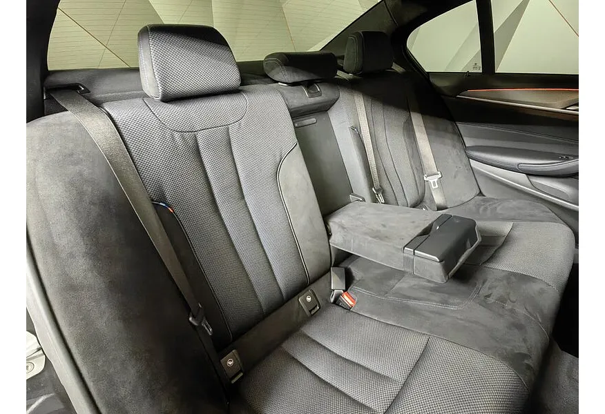 BMW 5 серия 520d xDrive Steptronic (190 л.с.) M Sport Серый в АВИЛОН. Слайд №14