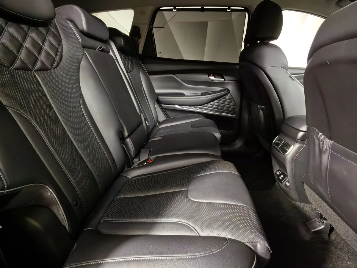 Hyundai Santa Fe 2.2 CRDi AWD 8AT (200 л.с.) High-Tech Синий в АВИЛОН. Слайд №16