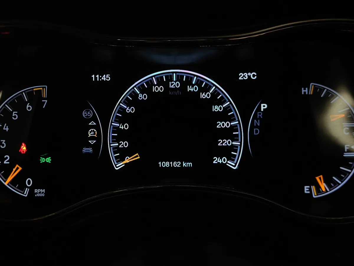 Jeep Grand Cherokee 3.6 AT AWD (286 л.с.) Overland Черный в АВИЛОН. Слайд №18